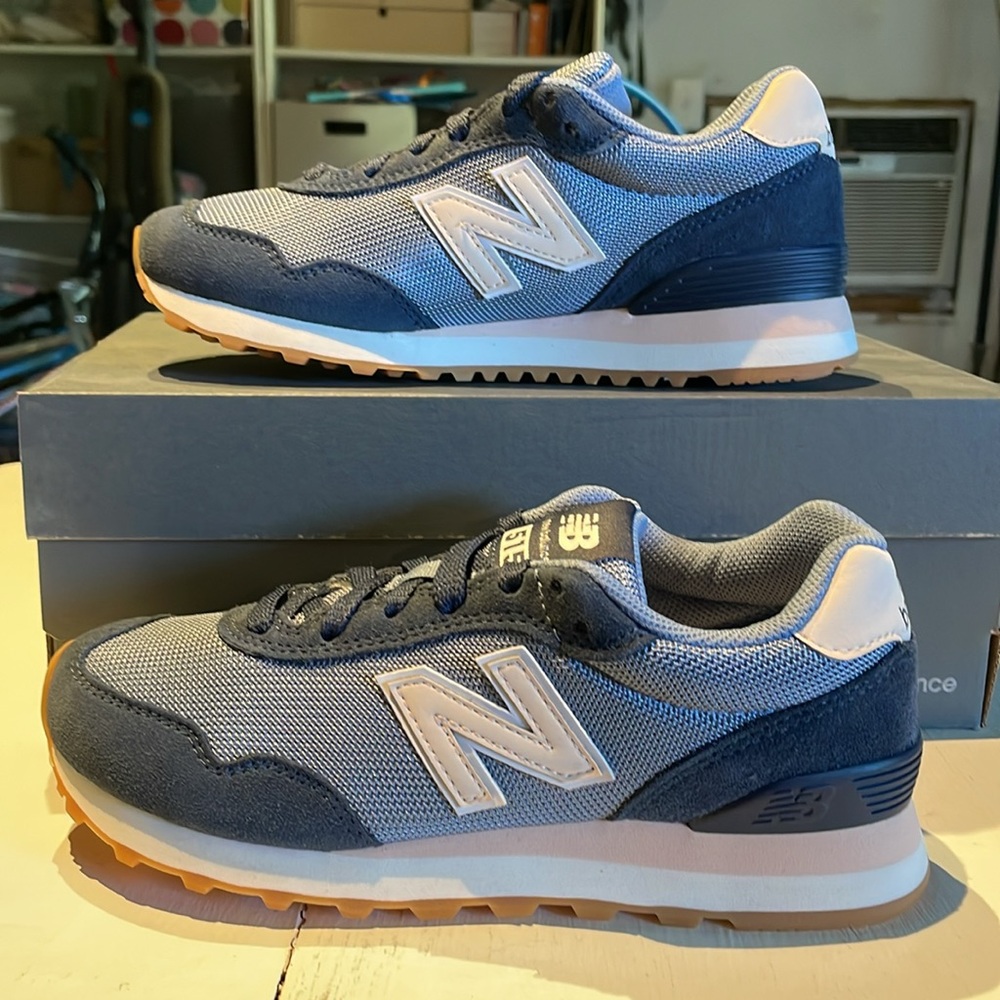 New Balance Classic Sneakers Women’s 5.5 - Picture 3 of 8